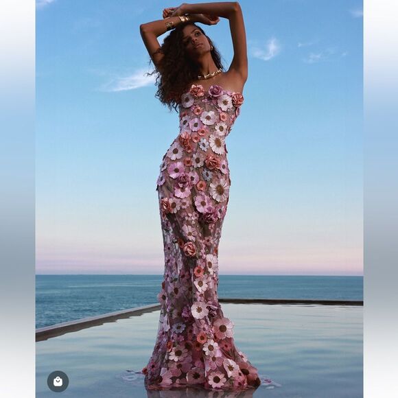 NWOT Bronx and Banco Jasmine Gown in Pastel Pink Multi Floral Strapless Gown - Picture 2 of 16